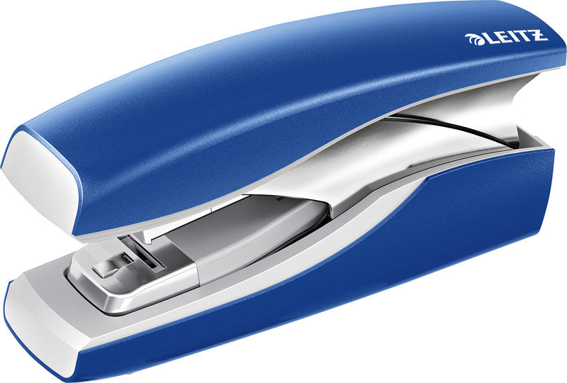 Leitz NeXXt Softpress – Hefter, 30 Blatt, Flat-Clinch, Oberlademechanik, geschlossene Heftung, blau