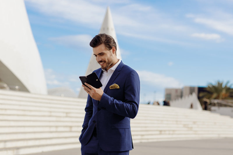 Ideal of Sweden – Booklet-Hülle – für Apple iPhone 6–8/SE (2020) – schwarz – mit Kartenfach, Magnetverschluss