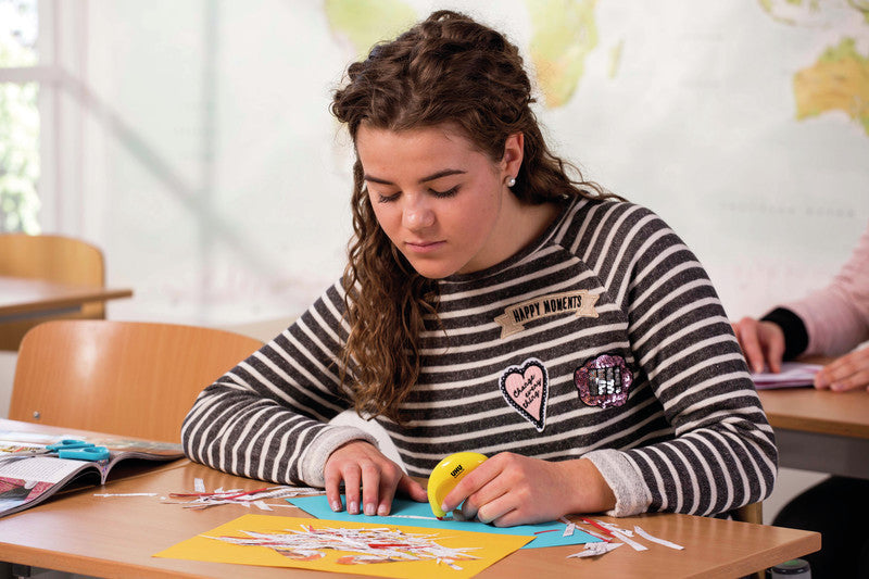 UHU Kleberoller – Roller, permanent, transparent, lösemittelfrei, schnelltrocknend, für Papier, Karton, Fotos