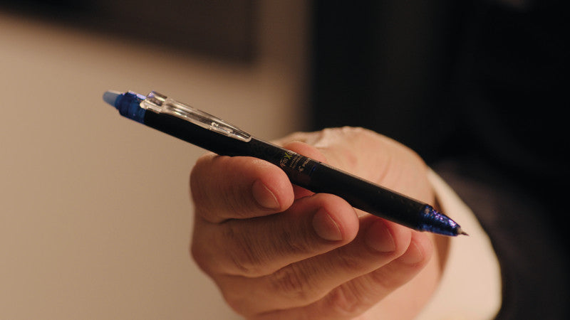 Pilot FriXion Point Clicker – radierbarer Tintenroller, 0,25 mm, blau, für Linkshänder