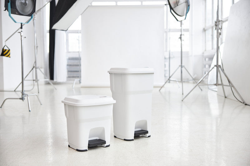 Rothopro Abfallcontainer – 60 l – mit Deckel – Kunststoff, Polarweiss – B × H × T 390 × 690 × 390 mm