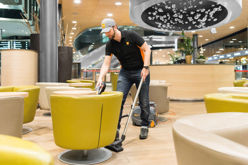 Taski Staubsauger Aero 8 PLUS – 585 W, 13 l, Netzbetrieb, Schlauch 2,2 m