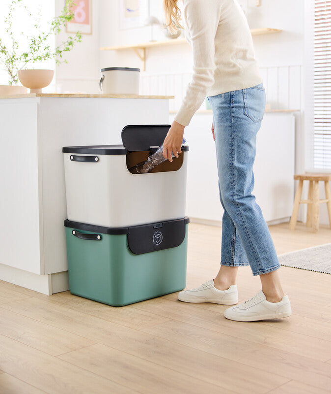 Rotho Recyclingbox Albula – 55 l – Kunststoff, rechteckig – mistelweiss