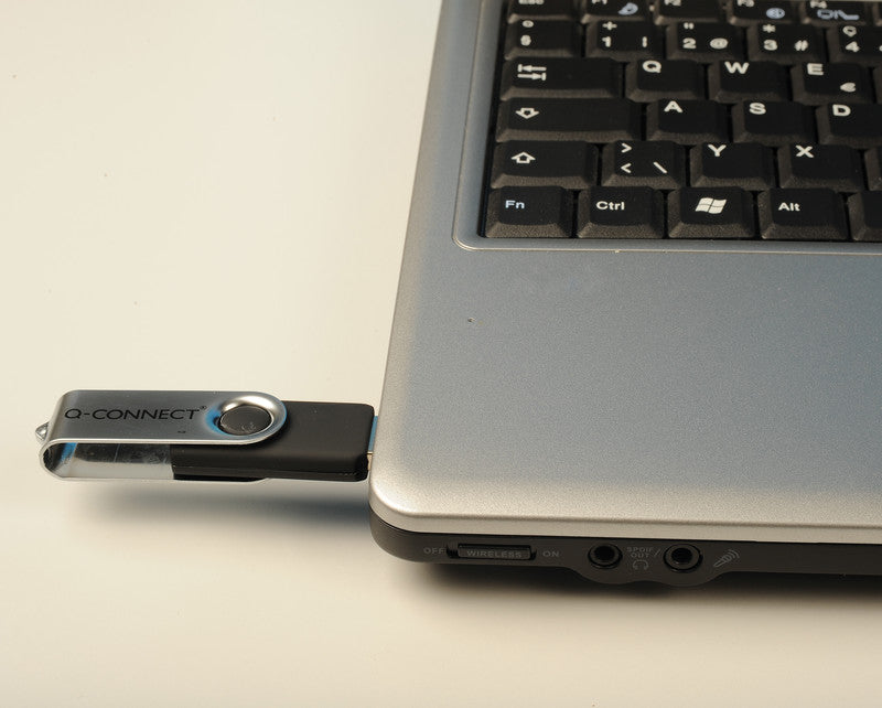 Q-CONNECT USB-Stick – 32 GB, USB 2.0, drehbarer Verschluss