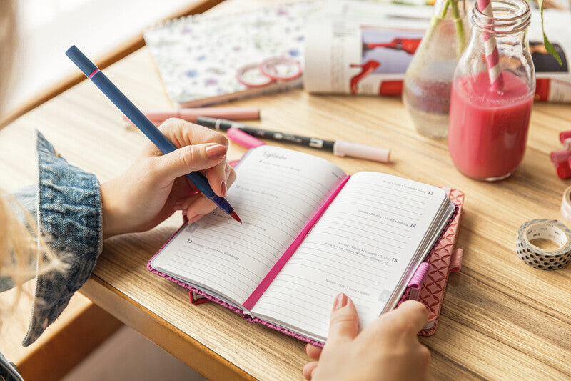 Sigel JOLIE Agenda – 1 Woche/2 Seiten, gebunden, A5, 2026, Bloom Pink, FSC