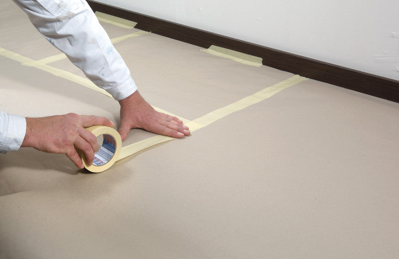 tesa Krepp-Abdeckband – 50 mm × 50 m, beige, für den Innenbereich, Papier, rückstandsfrei bis 3 Tage