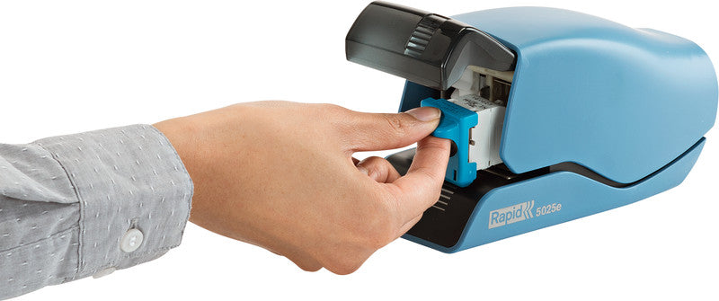 Rapid 5025e – Elektrischer Hefter, 25 Blatt, Flat-Clinch, Vorderlade, Einlegetiefe 65 mm, Blau